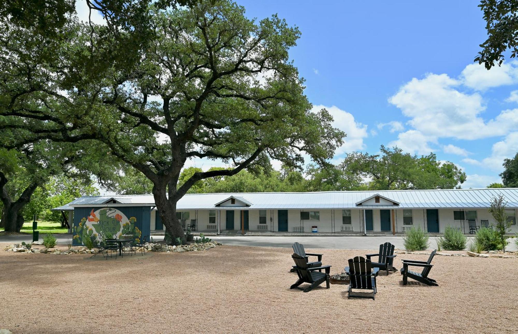 Blanco County Inn & Guesthouses Exterior foto